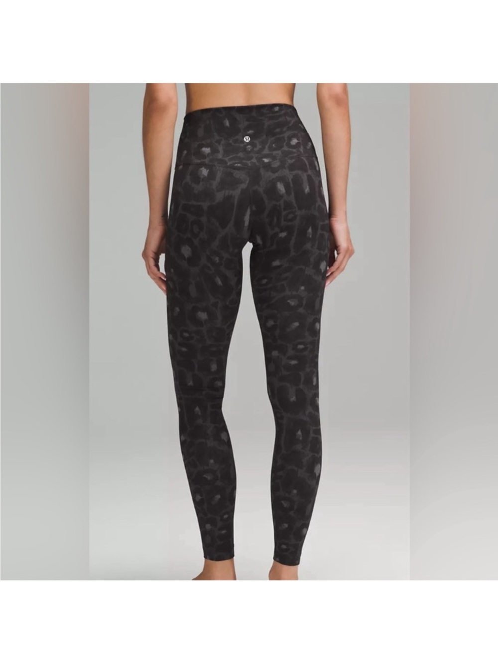 Lululemon Align High-Rise Pant 28"
Spray Leopard Black Multi - Size 4